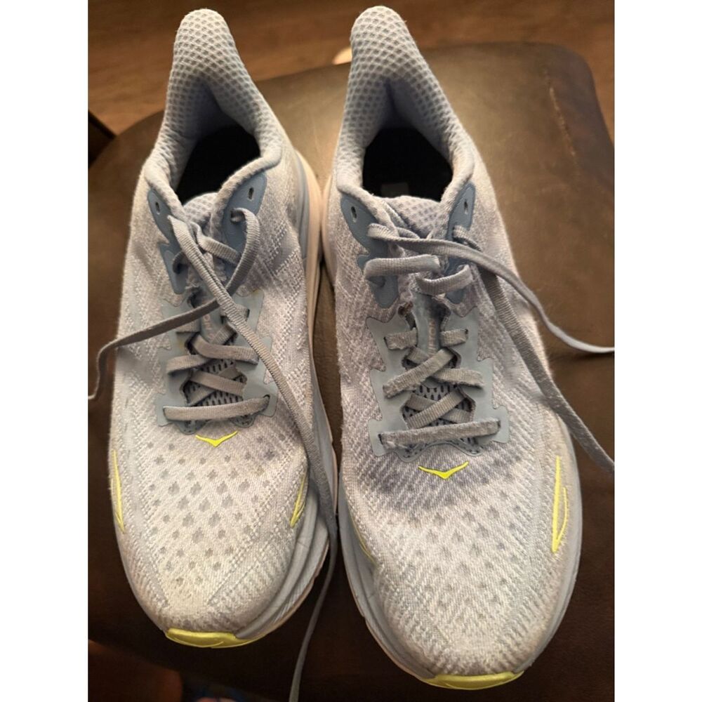 Hoka Clifton 9 Apricot and Orange Running Shoes Size 9.5 - Picture 2 of 4